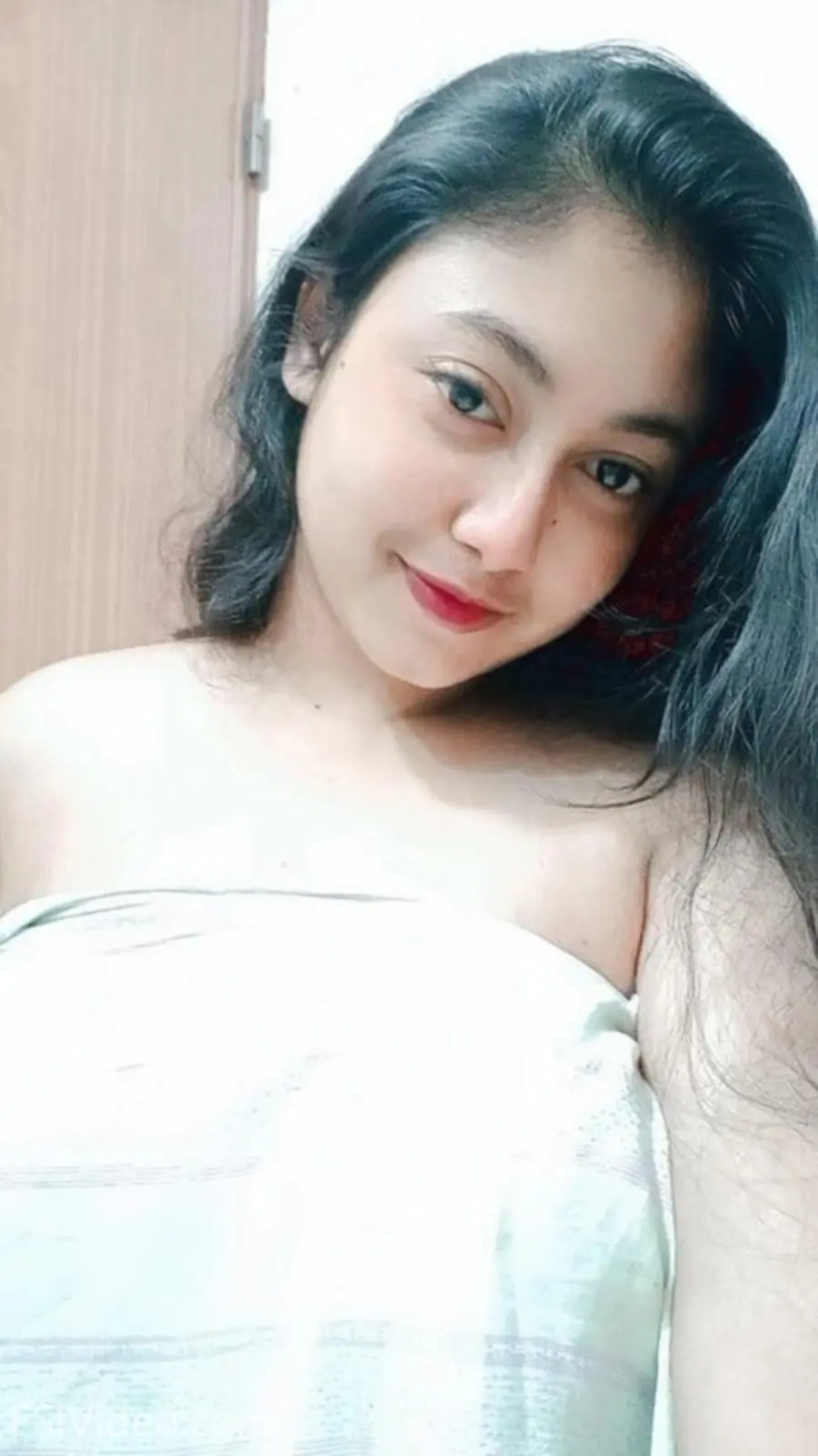 Desi Beautiful Girl Complete Nude Collection