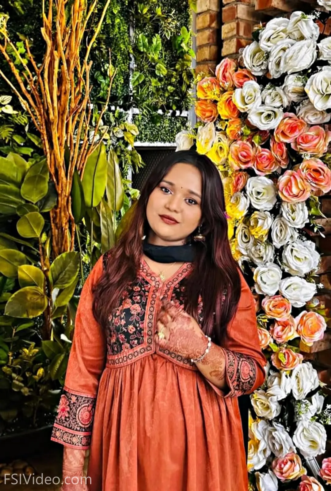 Hot Ass Mature Aunty Boobs Showing Exclusive Photos