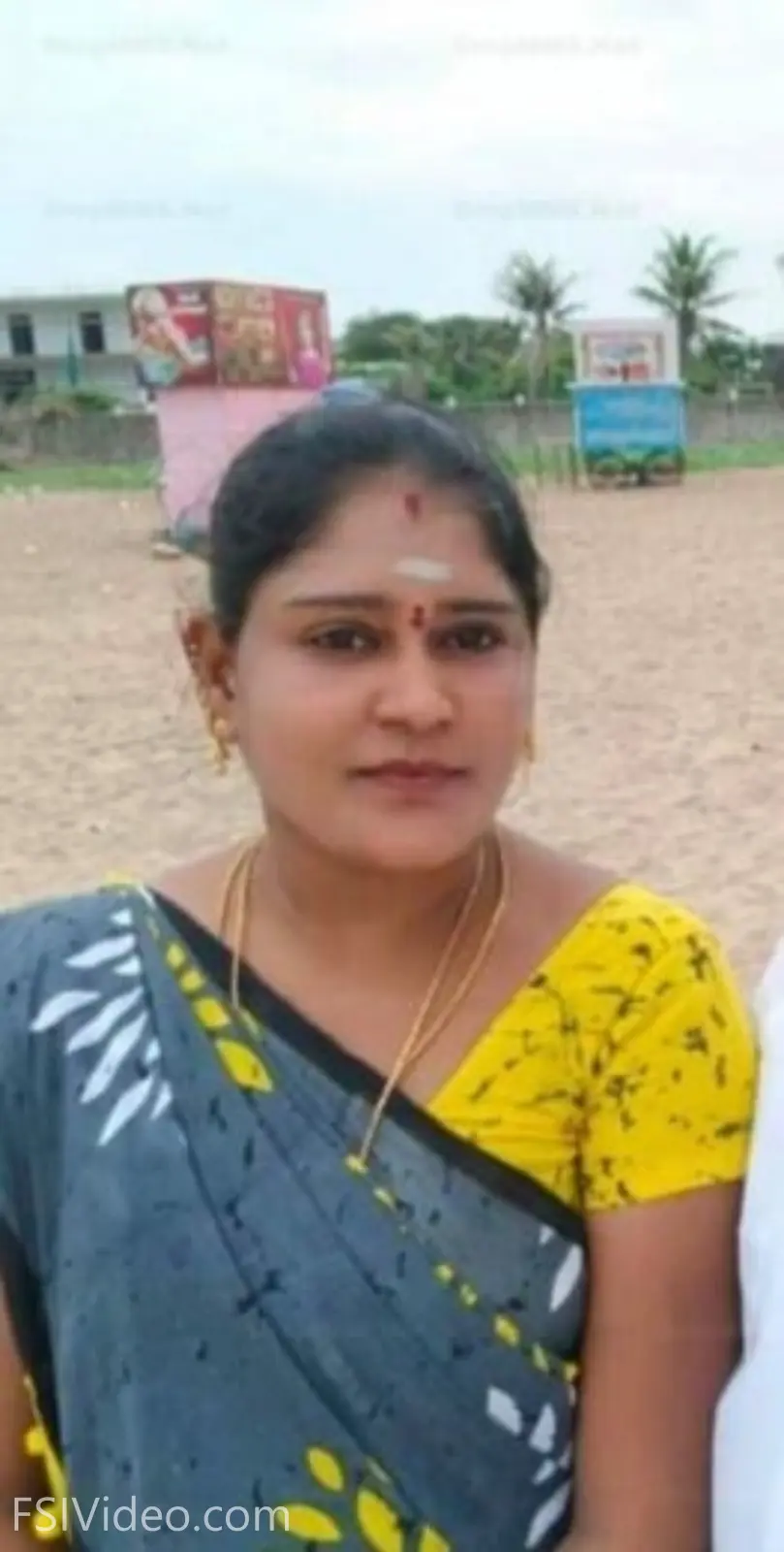 Mature Tamil Aunty Cheating Sex Affair With Lover