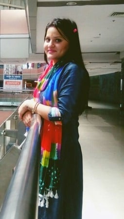 New Delhi Pacific Mall Bhabhi Showing Boobs In Bra