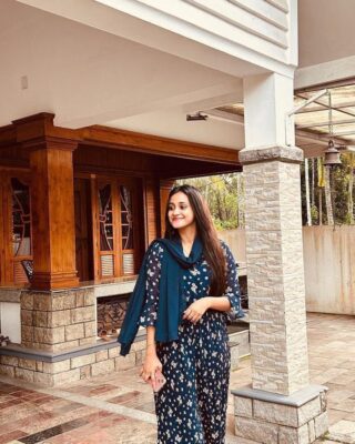 Skinny Indian Girl Nude Photos Shared With Her Lover