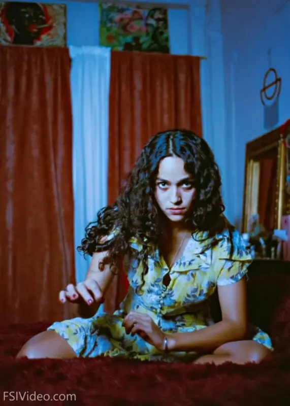 Slim Modeling Girl Nude Posing For Profile Photoshoot (6)