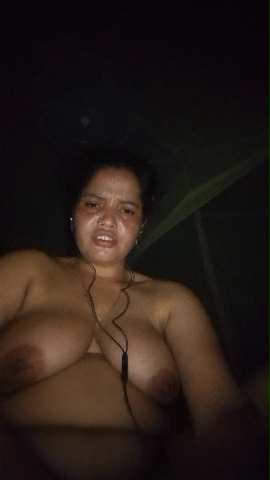 Bengali Aunty Video Call To Lover Showing Her Nude Body - Thumbnail 9