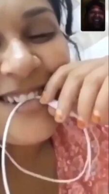 Bhabhi Sex Affair Video Call Showing Boobs To Secret Lover - Thumbnail 2