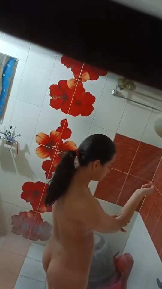 Big Boobs Sister Bathing Caught On Cam By Brother - Thumbnail 8