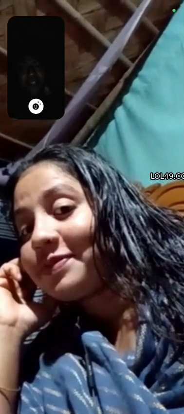 Chubby Village Aunty Shows Nude Figure On Video Call - Thumbnail 3