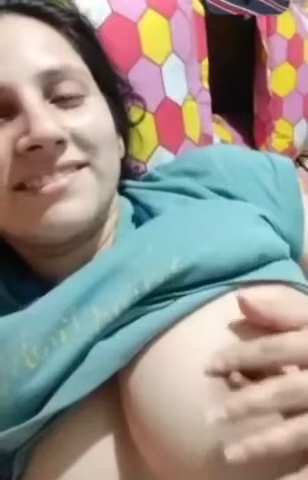 Cute Girl Huge Boobs Playing Viral Selfie Video - Thumbnail 3