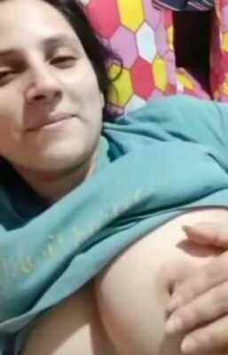 Cute Girl Huge Boobs Playing Viral Selfie Video - Thumbnail 7