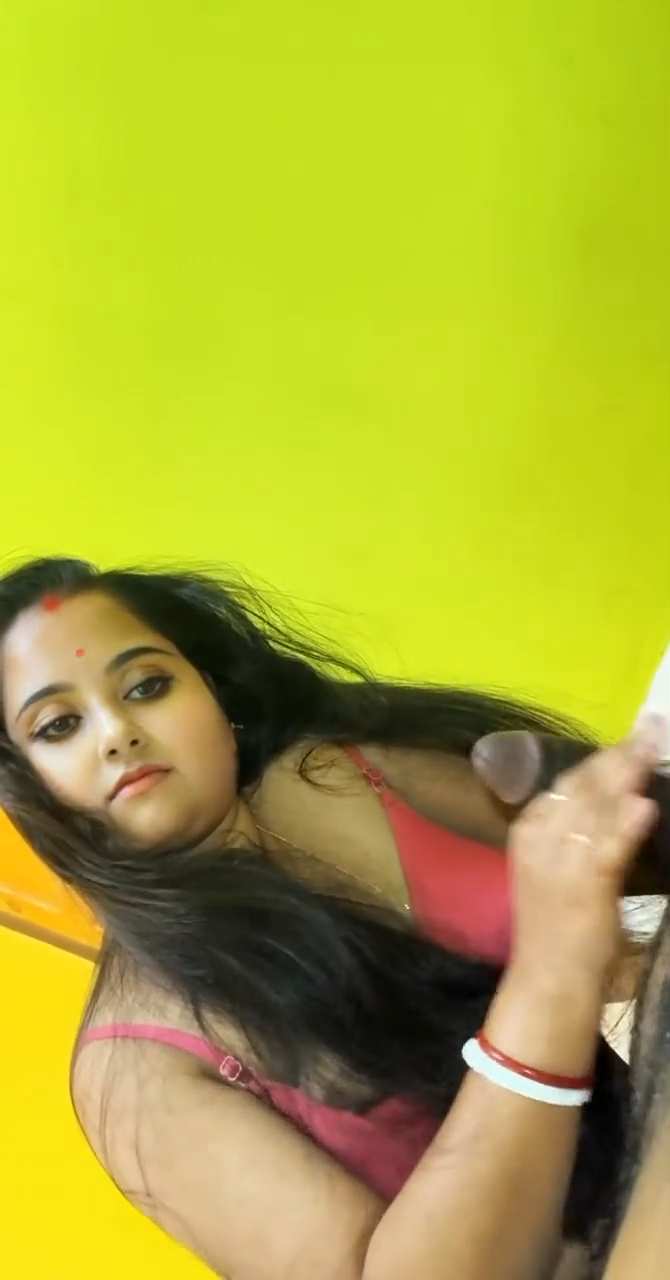 Desi Bhabhi Shaking Dick Of Husband Till Cumming - Thumbnail 5