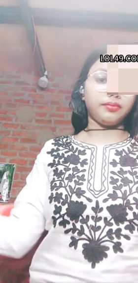 Desi Girl In Glasses Plays With Her Soft Boobs - Thumbnail 2