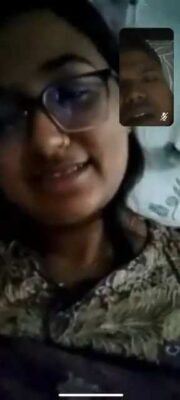 Desi Maal Shows Boobs On Video Call To Boyfriend - Thumbnail 4