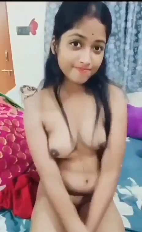 Girlfriend In Saree Did Striptease Nude Viral Show - Thumbnail 3