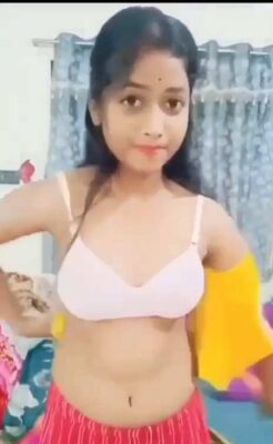 Girlfriend In Saree Did Striptease Nude Viral Show - Thumbnail 6