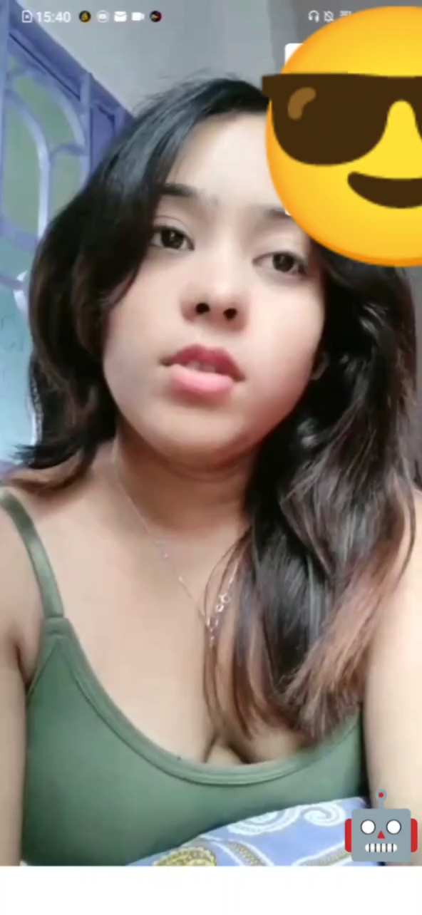 Gorgeous Young Girl Topless Video Call Viral Show - Thumbnail 1