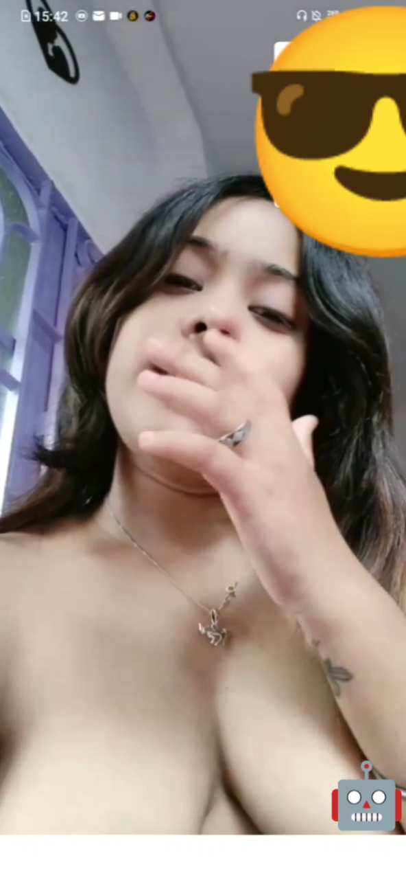 Gorgeous Young Girl Topless Video Call Viral Show - Thumbnail 6