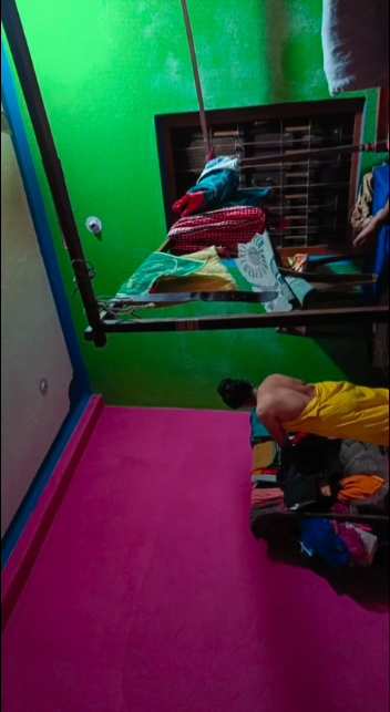 Hindi Mom Changing Dress Viral Video Exposed Online - Thumbnail 2