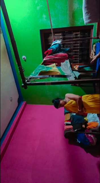 Hindi Mom Changing Dress Viral Video Exposed Online - Thumbnail 3