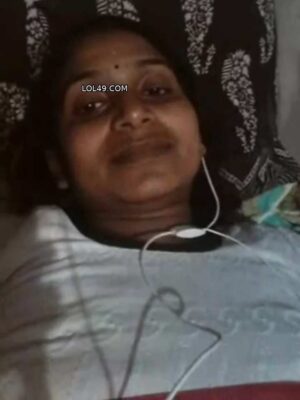 Kerala Wife Selfie Video Showing Hairy Pussy Viral Clip - Thumbnail 1