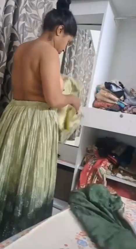 Mumbai Churchgate Road Apartment Bhabhi Dress Change - Thumbnail 5
