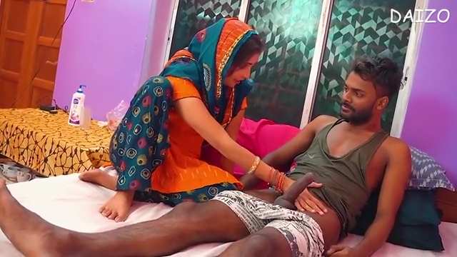 Neighbor Bhabhi Sex Scandal Video With Young Guy - Thumbnail 1